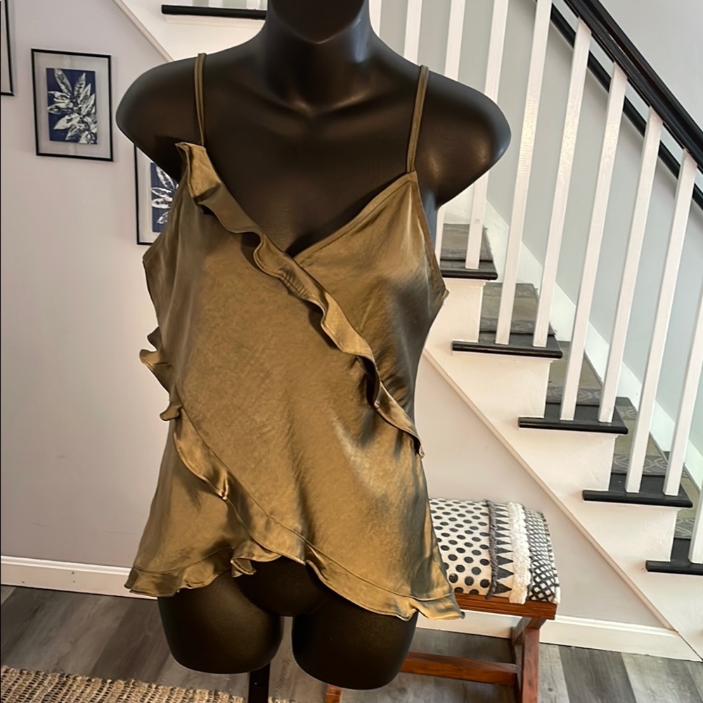 ⭐️ 5 items for $15 ⭐️ Melrose and Market Army Green Ruffled Camisole